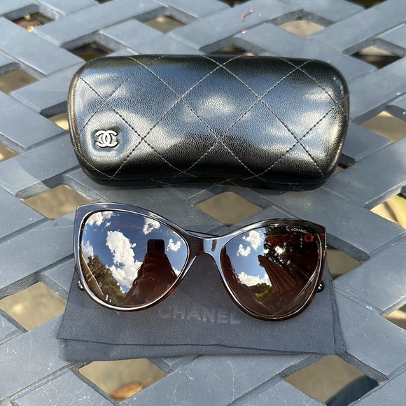 Chanel 5281-Q Sunglasses - Brown Tortise Shell - Picture 6 of 6